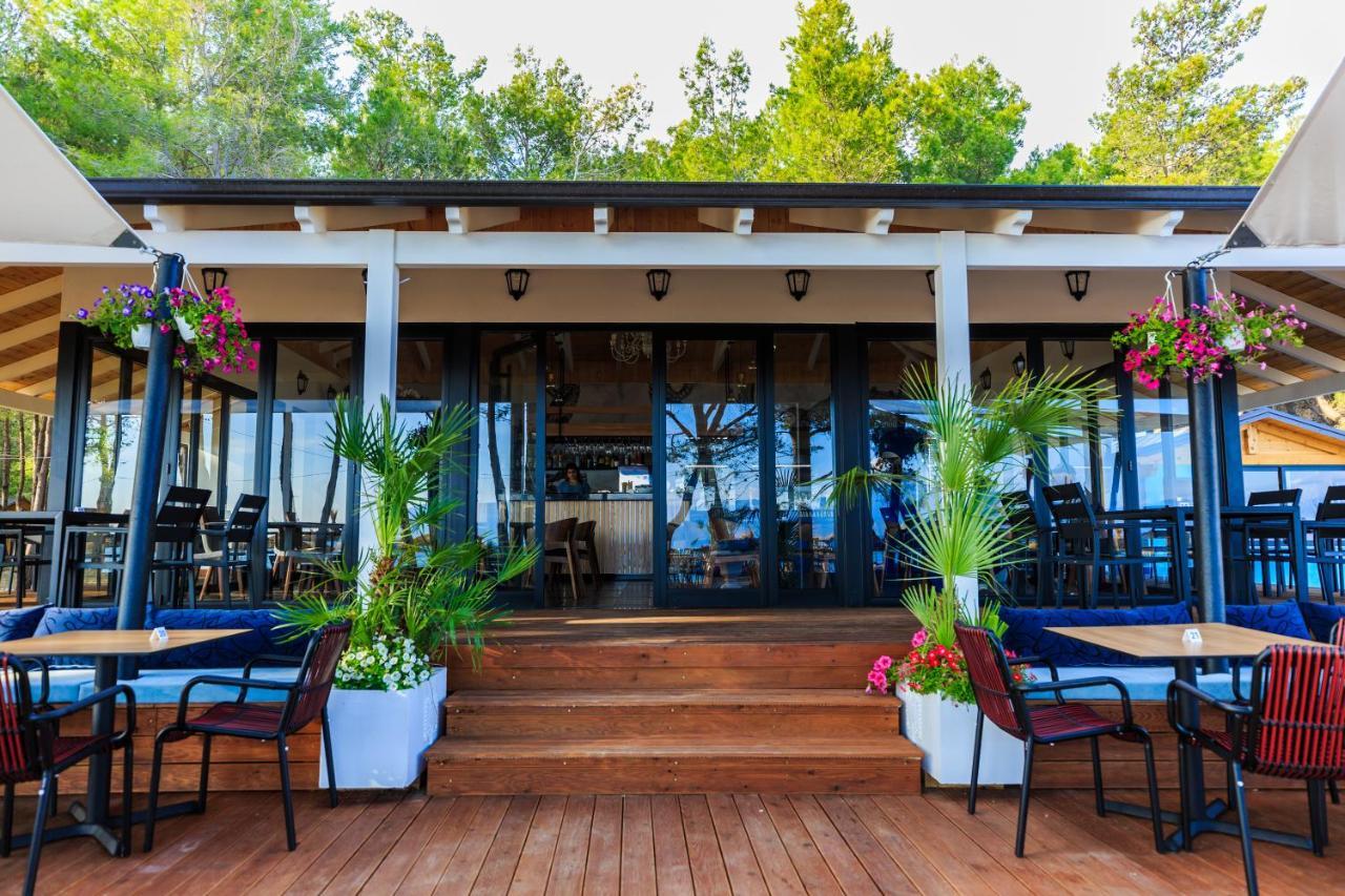 Ecuador Resort Zvernec Экстерьер фото