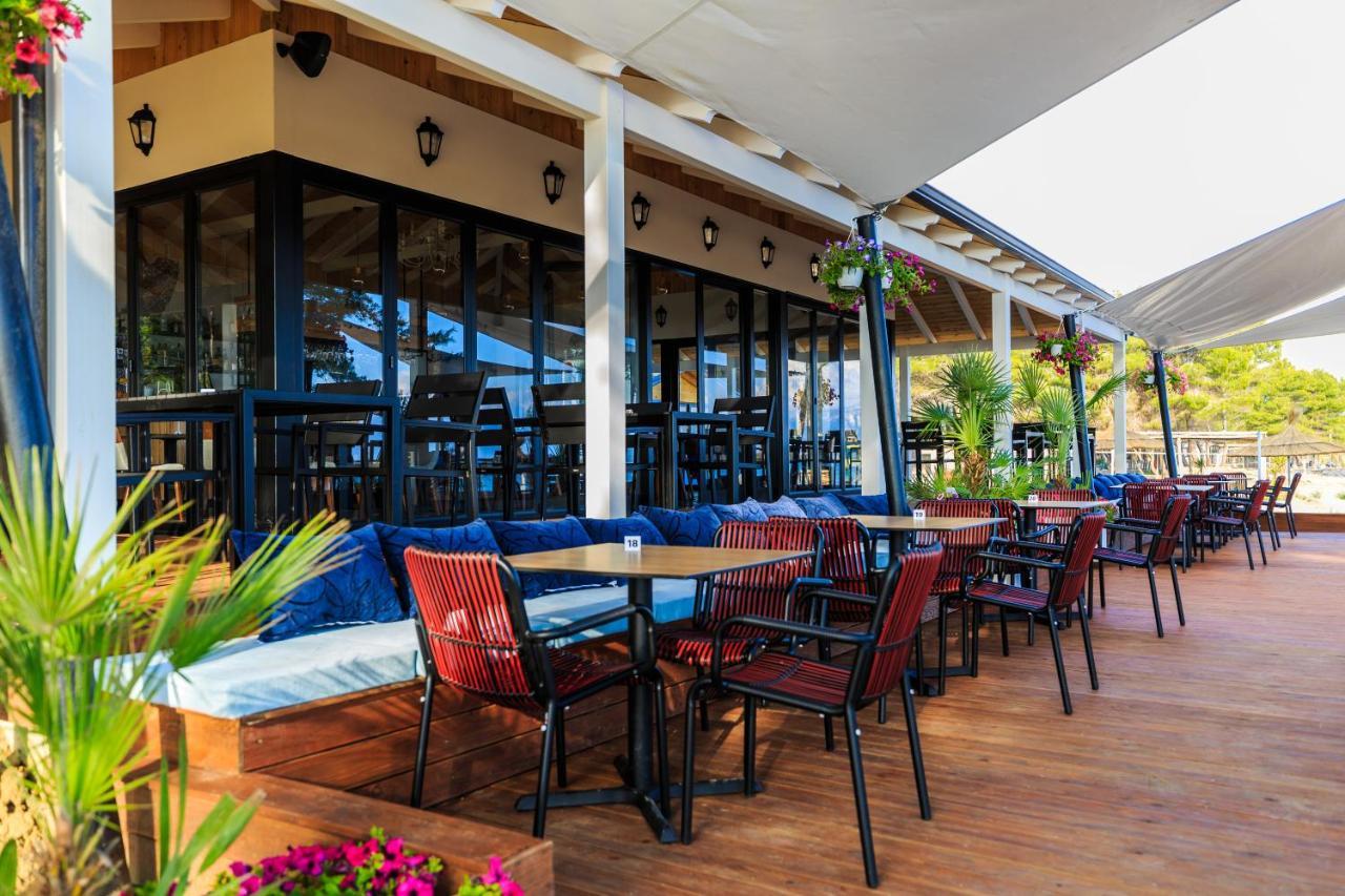 Ecuador Resort Zvernec Экстерьер фото