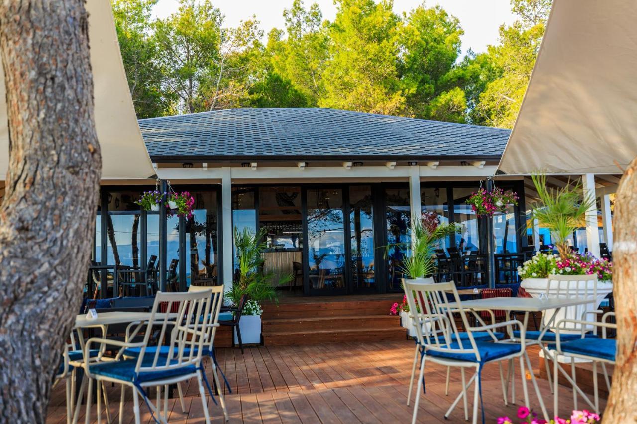 Ecuador Resort Zvernec Экстерьер фото