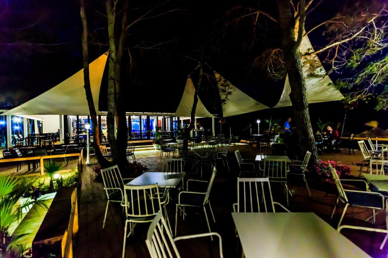 Ecuador Resort Zvernec Экстерьер фото